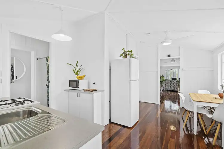 Fourth view of Homely flat listing, 2/9 Clarence Street, Highgate Hill QLD 4101