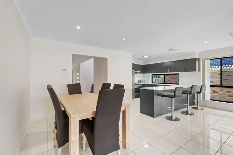 15 Flagstaff Place, Upper Kedron QLD 4055