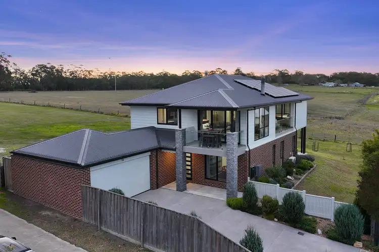 16 Glenbrook Place, Willow Grove VIC 3825