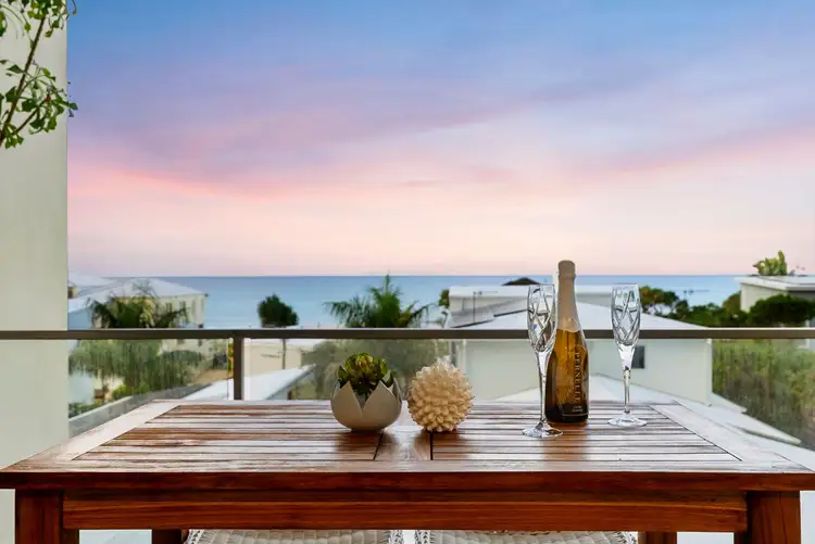 207/10 Third Avenue, Palm Beach QLD 4221