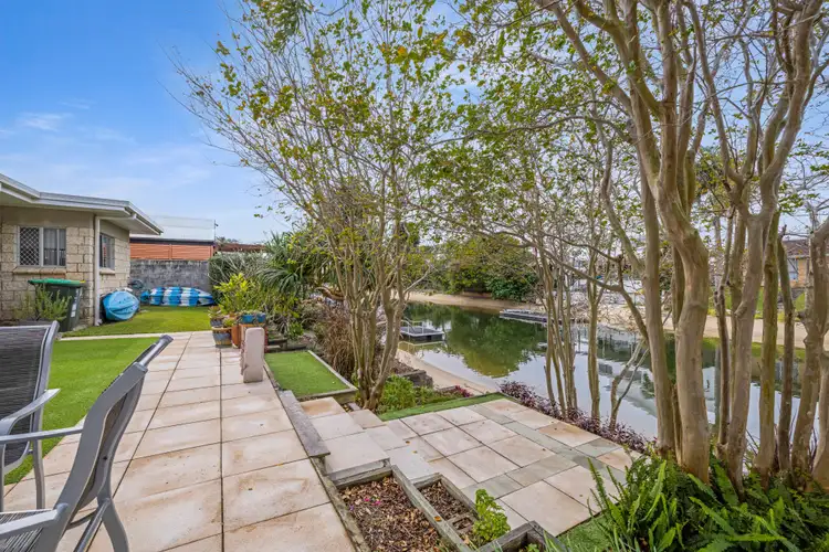 22 Pearl Key