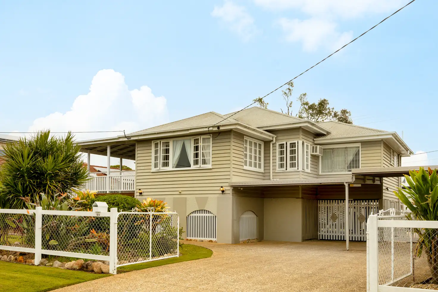 Brighton 5Kwarto Exceptional Dual-Dwelling Opportunity in Brighton – Character Charm, Income Potential & Bayside Living on 810m²!