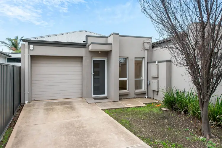 6B Cowra Crescent, Park Holme SA 5043