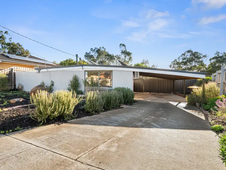 18 Hornbuckle Crescent, Melton VIC 3337