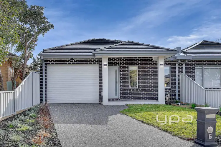 6 Prior Avenue, Gladstone Park VIC 3043
