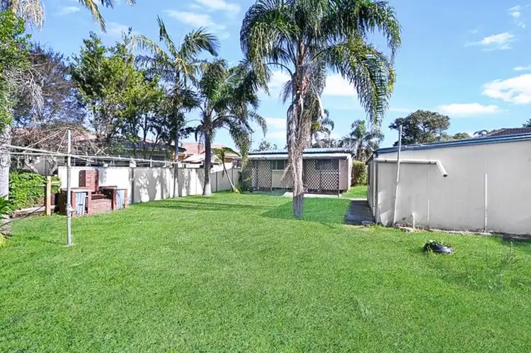 29 Delia Avenue, Budgewoi NSW 2262