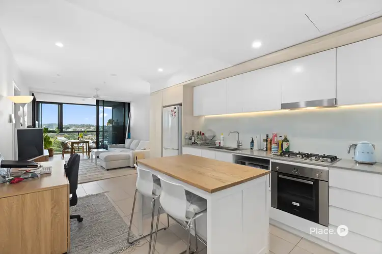 2091/123 Cavendish Road, Coorparoo QLD 4151