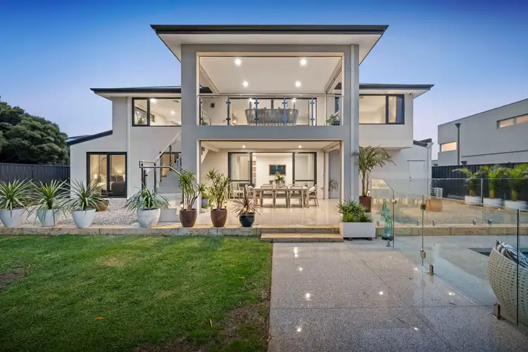 17A Queenscliff Court, Kallaroo WA 6025