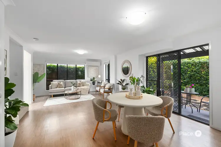 1/10 Rolle Street, Holland Park West QLD 4121