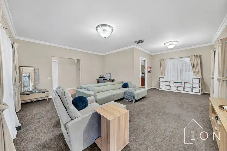 Second view of Homely house listing, 28 Duncraig Court, Narre Warren VIC 3805