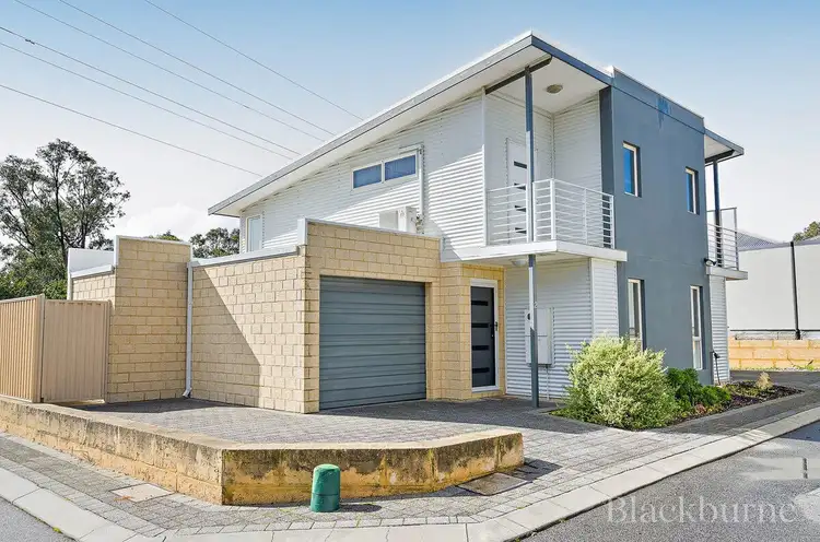 2/25 Southwell Crescent, Hamilton Hill WA 6163