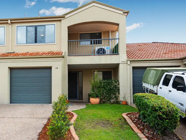 19/1 Santa Isobel Boulevard, Pacific Pines QLD 4211