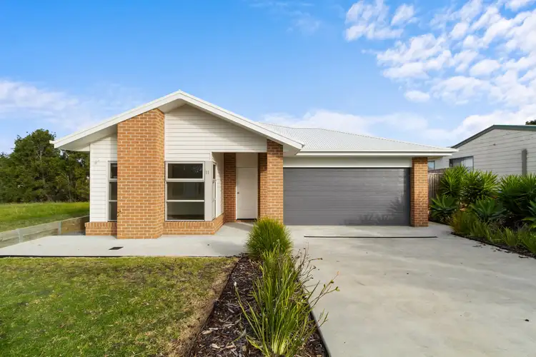 11 Seagull Avenue, Metung VIC 3904