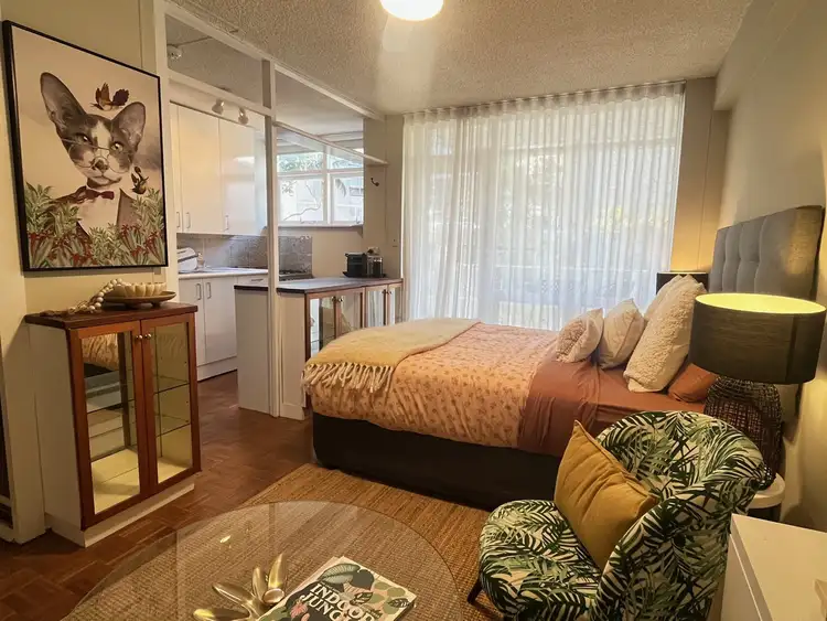 Main view of Homely studio listing, 33/5-7 Esplanade, Elizabeth Bay NSW 2011