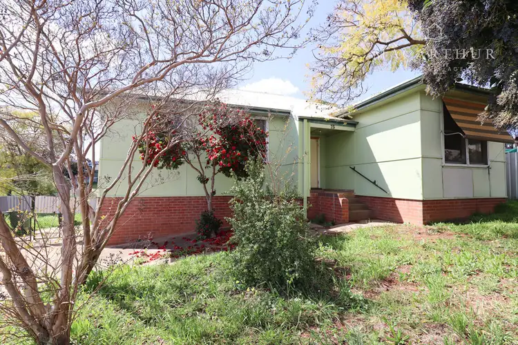 25 Phillip Street, Mount Austin NSW 2650