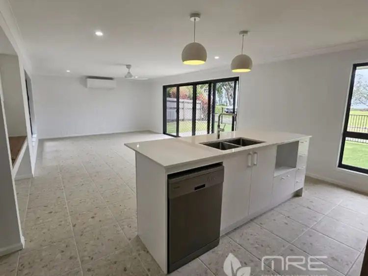 12/4 Bourke Street, Blacks Beach QLD 4740