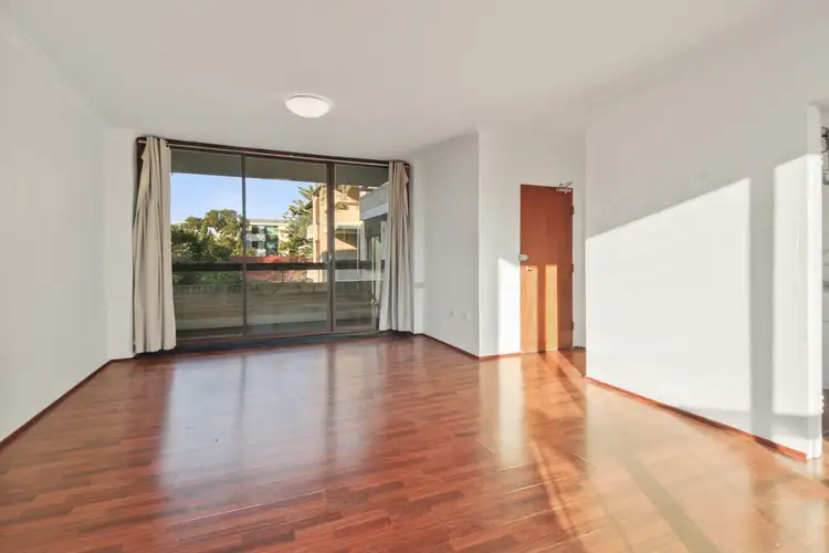 6/4 Pleasant Avenue, North Wollongong NSW 2500