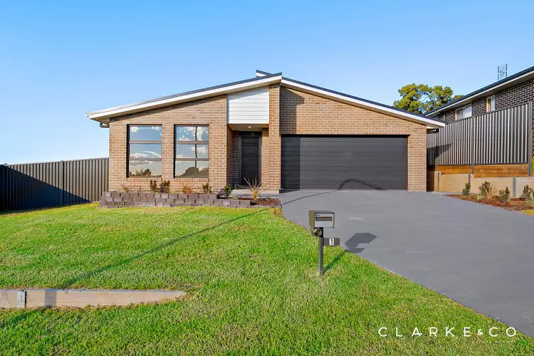 1 Daunt Street, Farley NSW 2320