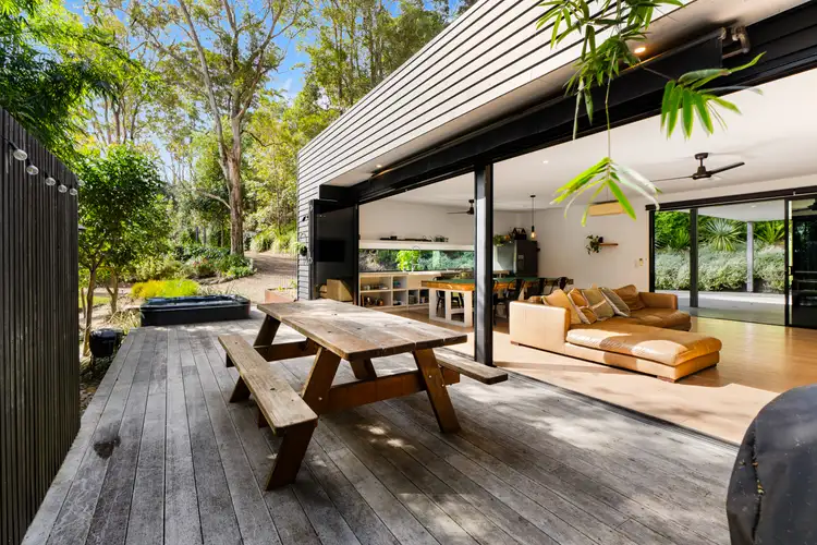 10 North Hill Court, Tanglewood NSW 2488