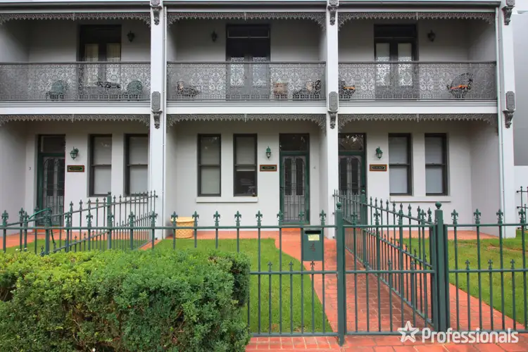 Main view of Homely unit listing, 4/200 Fitzmaurice Street, Wagga Wagga NSW 2650