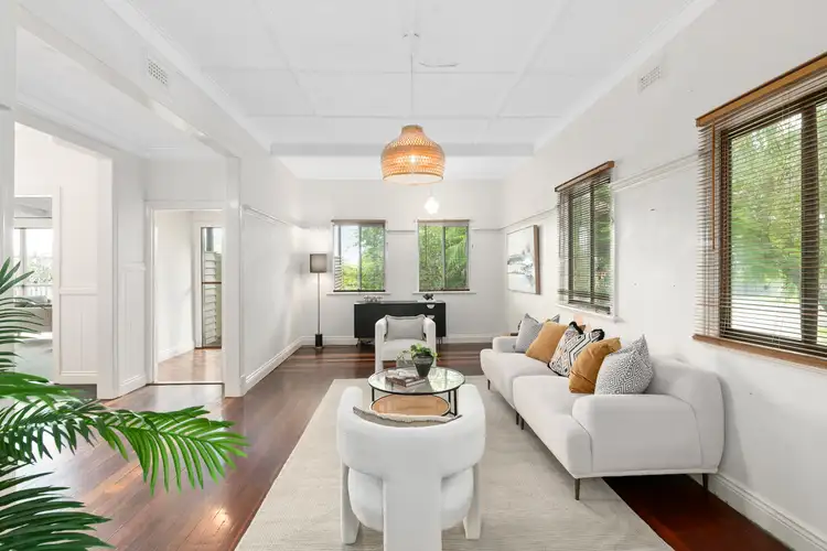 55 Gordon Street, Hawthorne QLD 4171