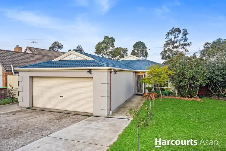 8 Raphael Street, Hallam VIC 3803