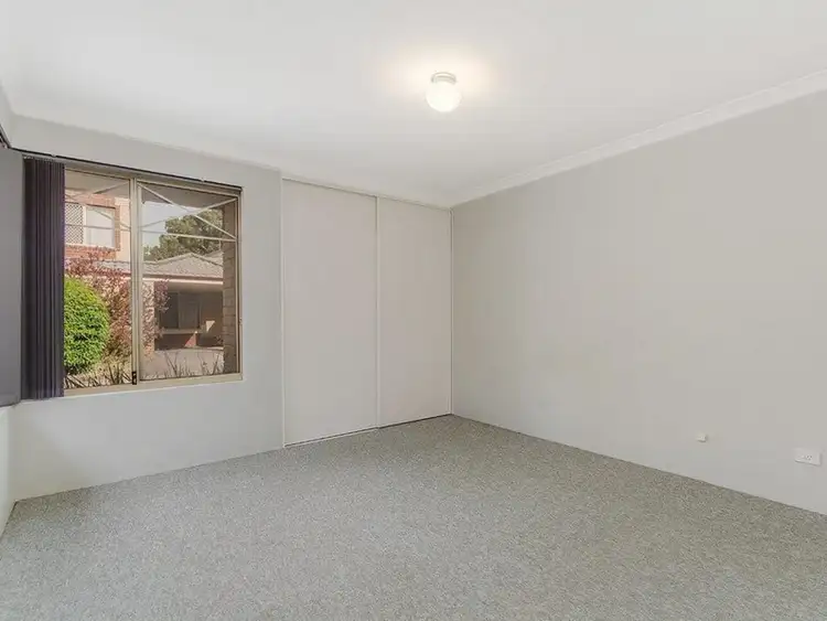Seventh view of Homely unit listing, 16/4 Marlo Place, Waikiki WA 6169