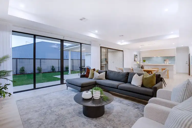 19 Hebbard Street, Samson WA 6163