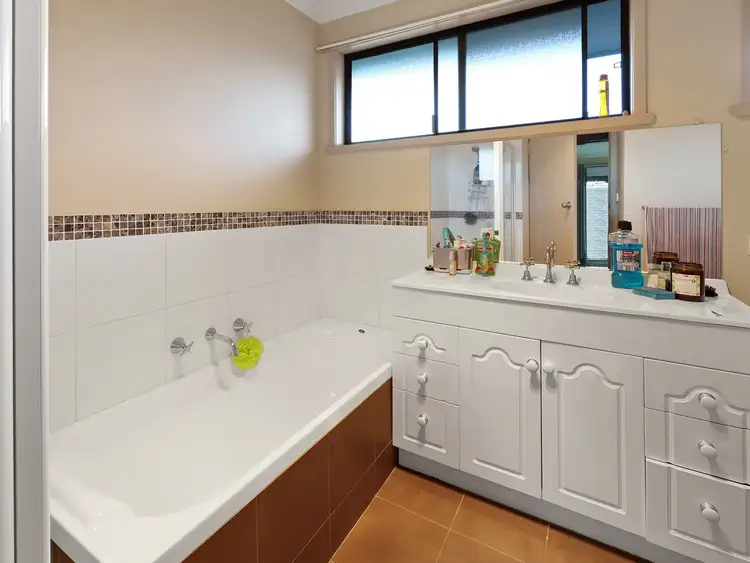 Fifth view of Homely house listing, 12 Duke Avenue, Hamilton VIC 3300