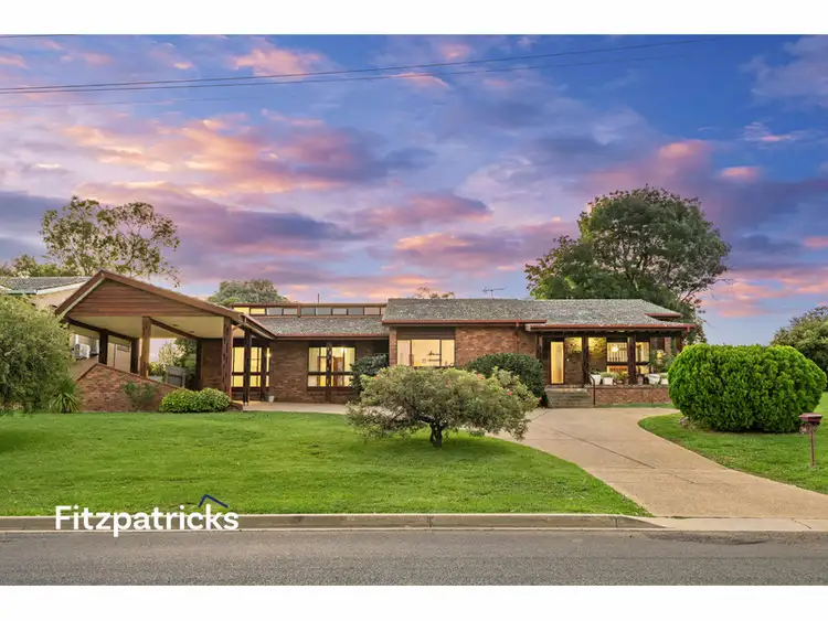 16 Lakeside Drive, Lake Albert NSW 2650