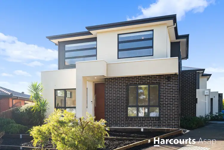 1/8 Dunnell Rise, Berwick VIC 3806
