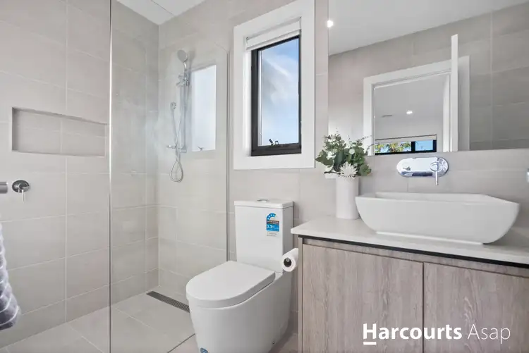Fifth view of Homely townhouse listing, 1/8 Dunnell Rise, Berwick VIC 3806