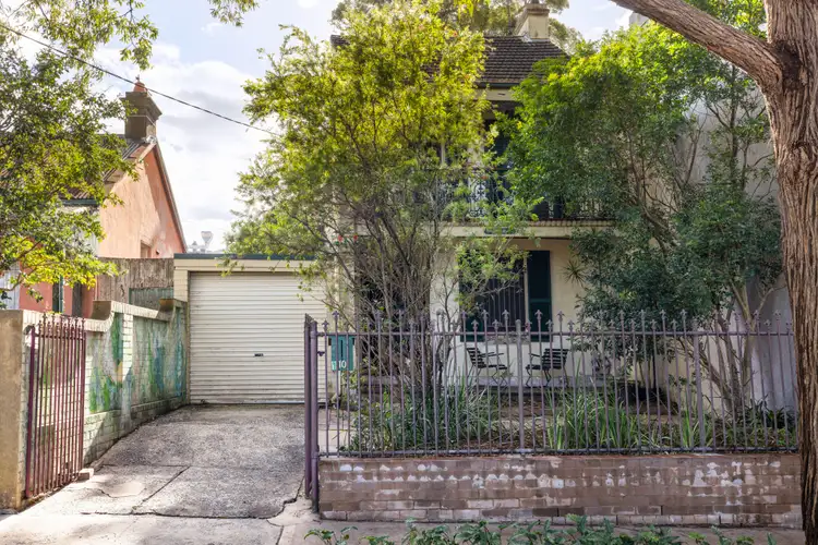 10 Yaralla Street, Newtown NSW 2042