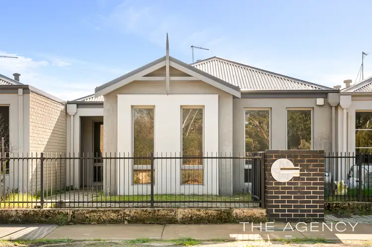 8 Elderflower Street, Treeby WA 6164