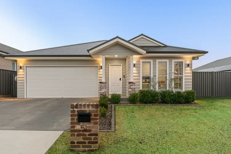 51 Bronzewing Street, Tahmoor NSW 2573