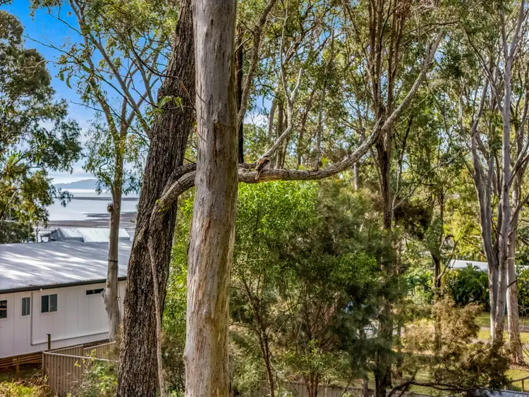25 Bruce Street, Lamb Island QLD 4184