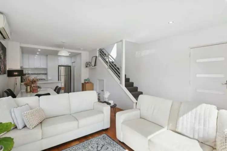 Main view of Homely unit listing, 1/216 Flamborough Street, Doubleview WA 6018