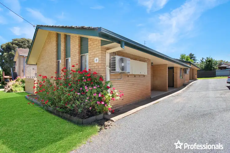 Main view of Homely flat listing, 2/11 Nordlingen Drive, Tolland NSW 2650