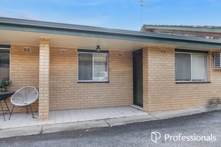 Second view of Homely flat listing, 2/11 Nordlingen Drive, Tolland NSW 2650