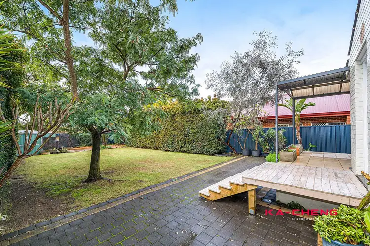 484 Lennard Street
