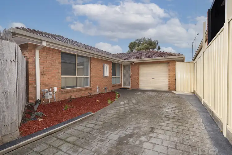 2/21 Wilmot Drive, Delahey VIC 3037