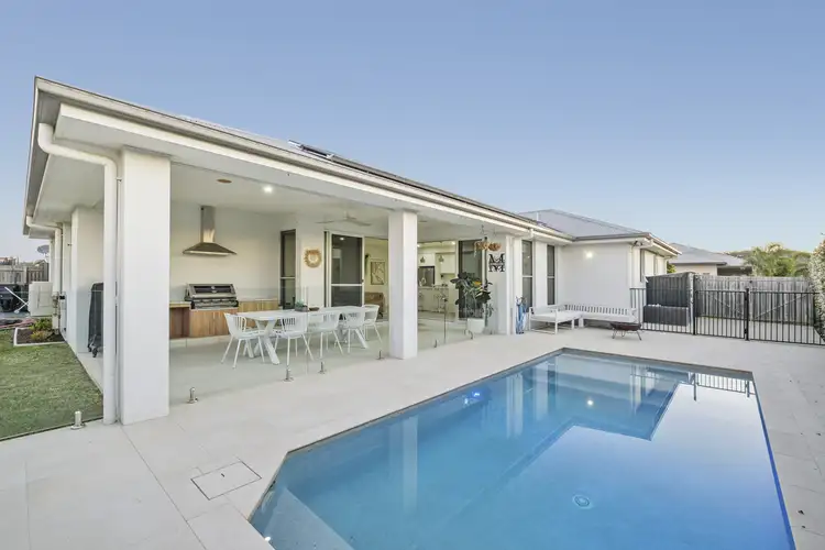 10 Hutchins Street, Bli Bli QLD 4560