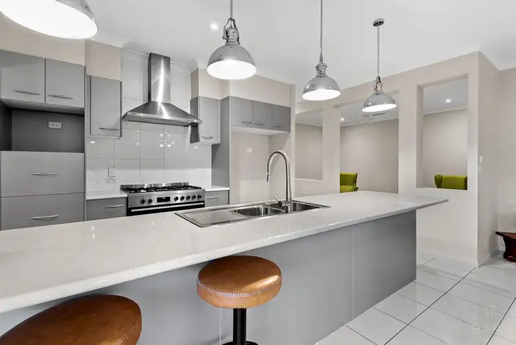 25 Westaway Crescent, Bellbowrie QLD 4070