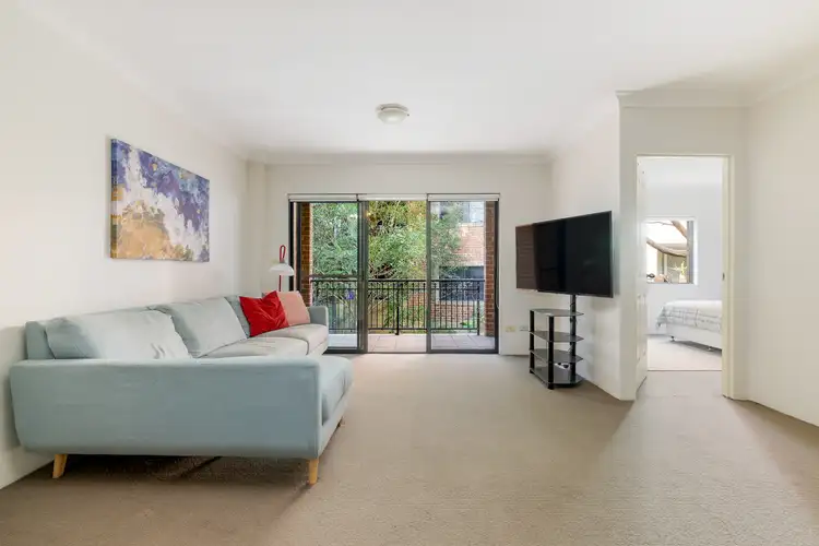 11-17 Wyndham Street