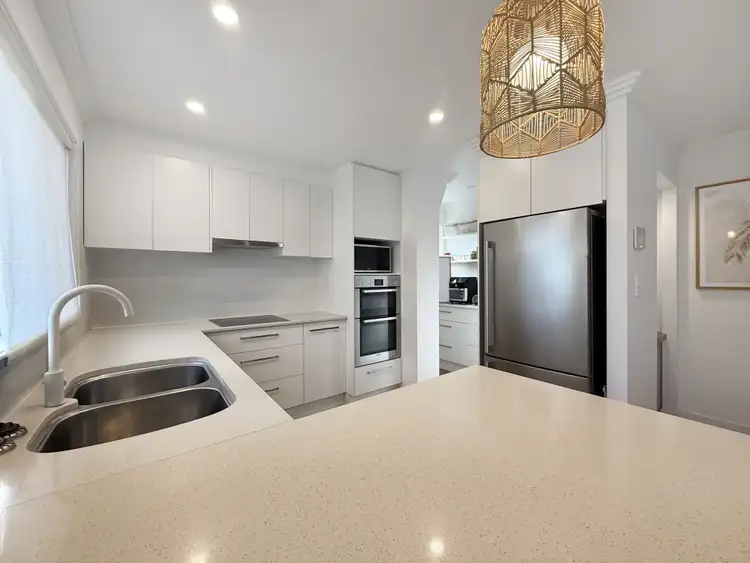 1/3-5 Bradford Street, Labrador QLD 4215
