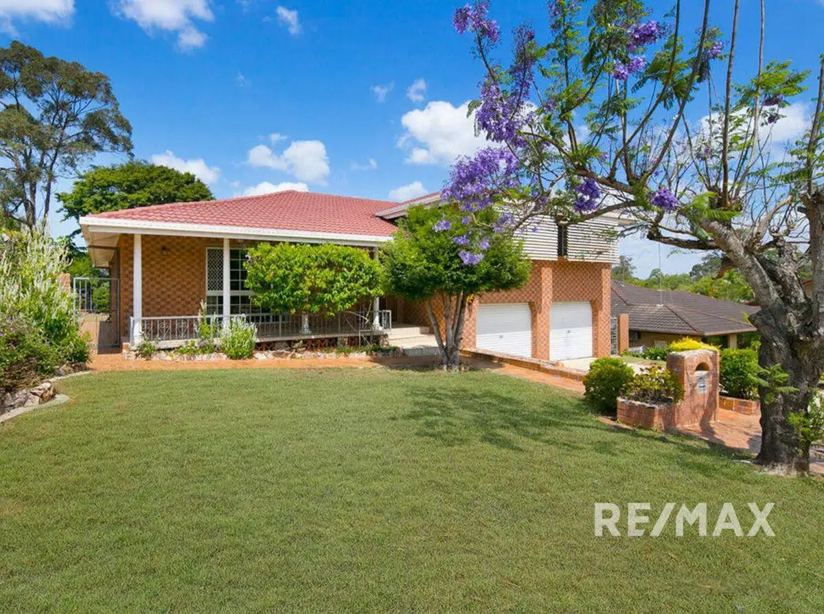 Main view of Homely house listing, 18 Donnington Street, Carindale QLD 4152