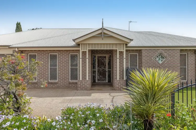 385 Mackenzie Street, Middle Ridge QLD 4350