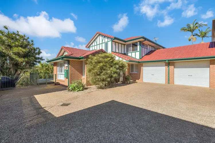 Main view of Homely semi-detached listing, 2/9 Sequoia Court, Banora Point NSW 2486