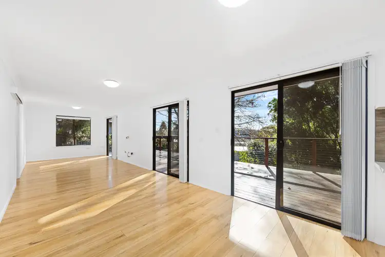 6 Yugari Crescent, Daleys Point NSW 2257