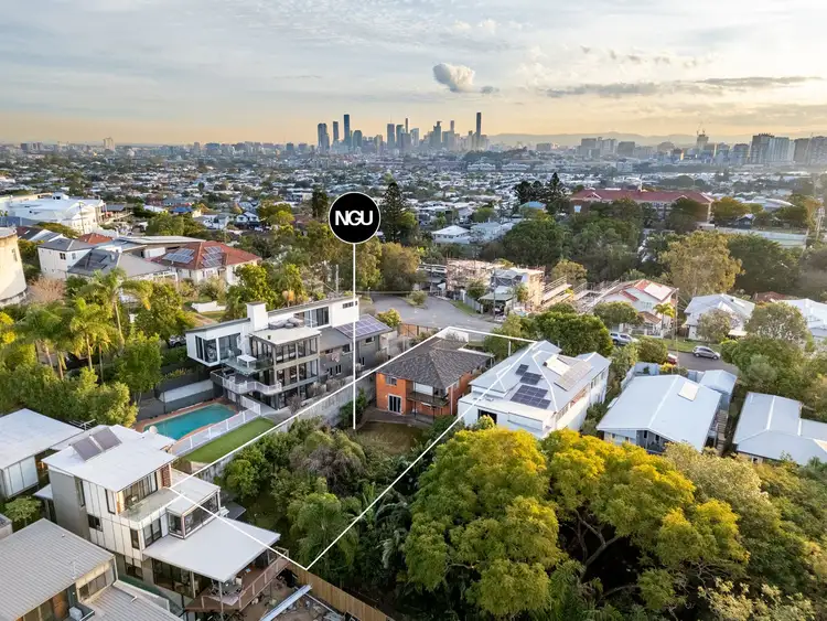 Main view of Homely house listing, 39 McIlwraith Avenue, Balmoral QLD 4171